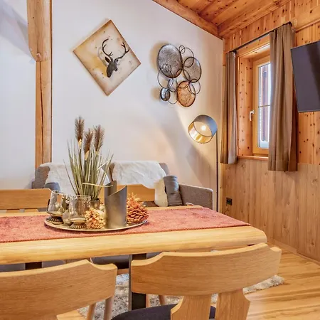 Deluxe Zirberl 1 Apartment Weisspriach
