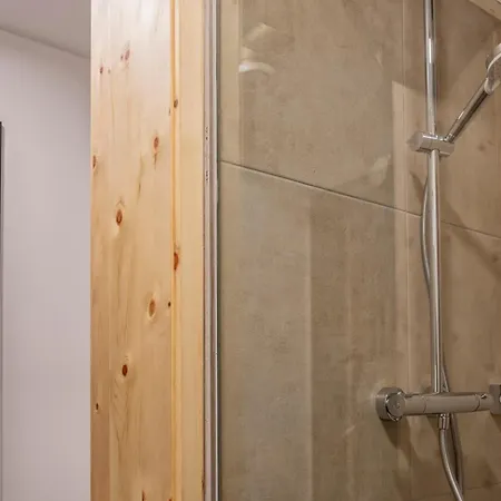 Deluxe Zirberl 1 Lejlighed